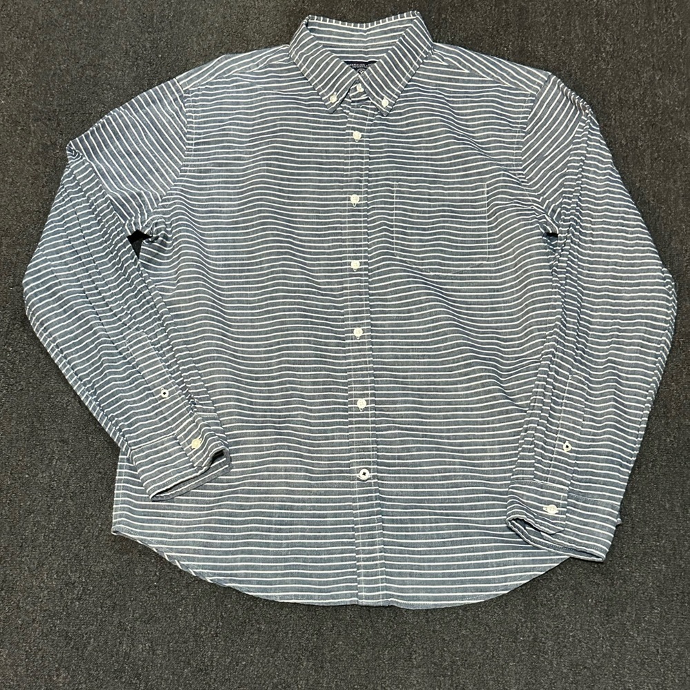 American Eagle Men’s Prep Fit Chambray Button Down Shirt Size Large